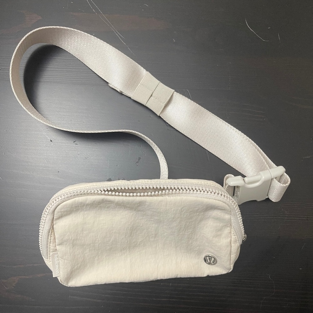 Lululemon Everywhere Belt Bag White Opal
